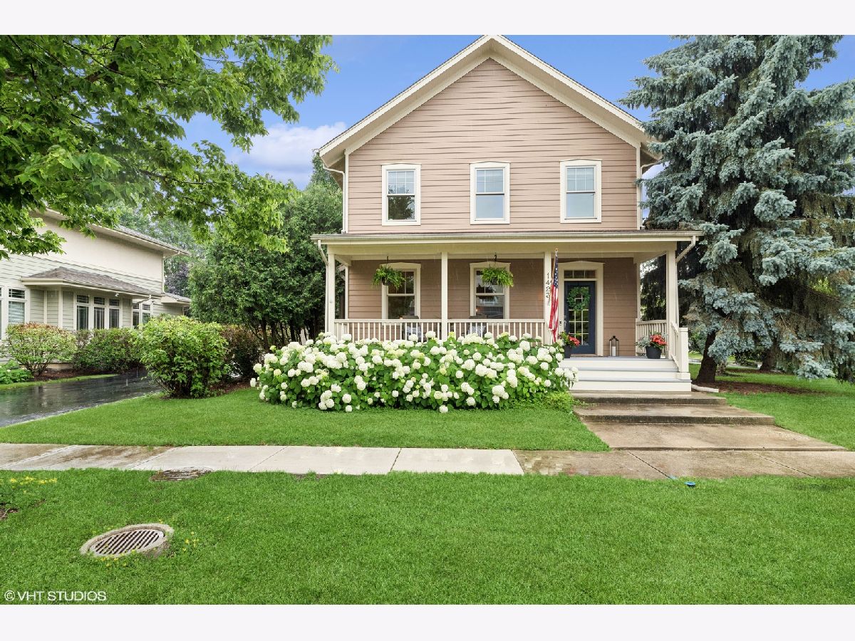 Homes & Condominiums Sold Prairie Crossing Grayslake Illinois, 1423 Thimbleweed