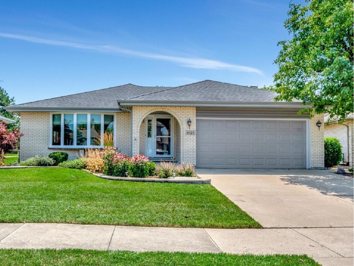 Homes Sold Ashbourne Hills Orland Hills Illinois, 8923 Marshfield