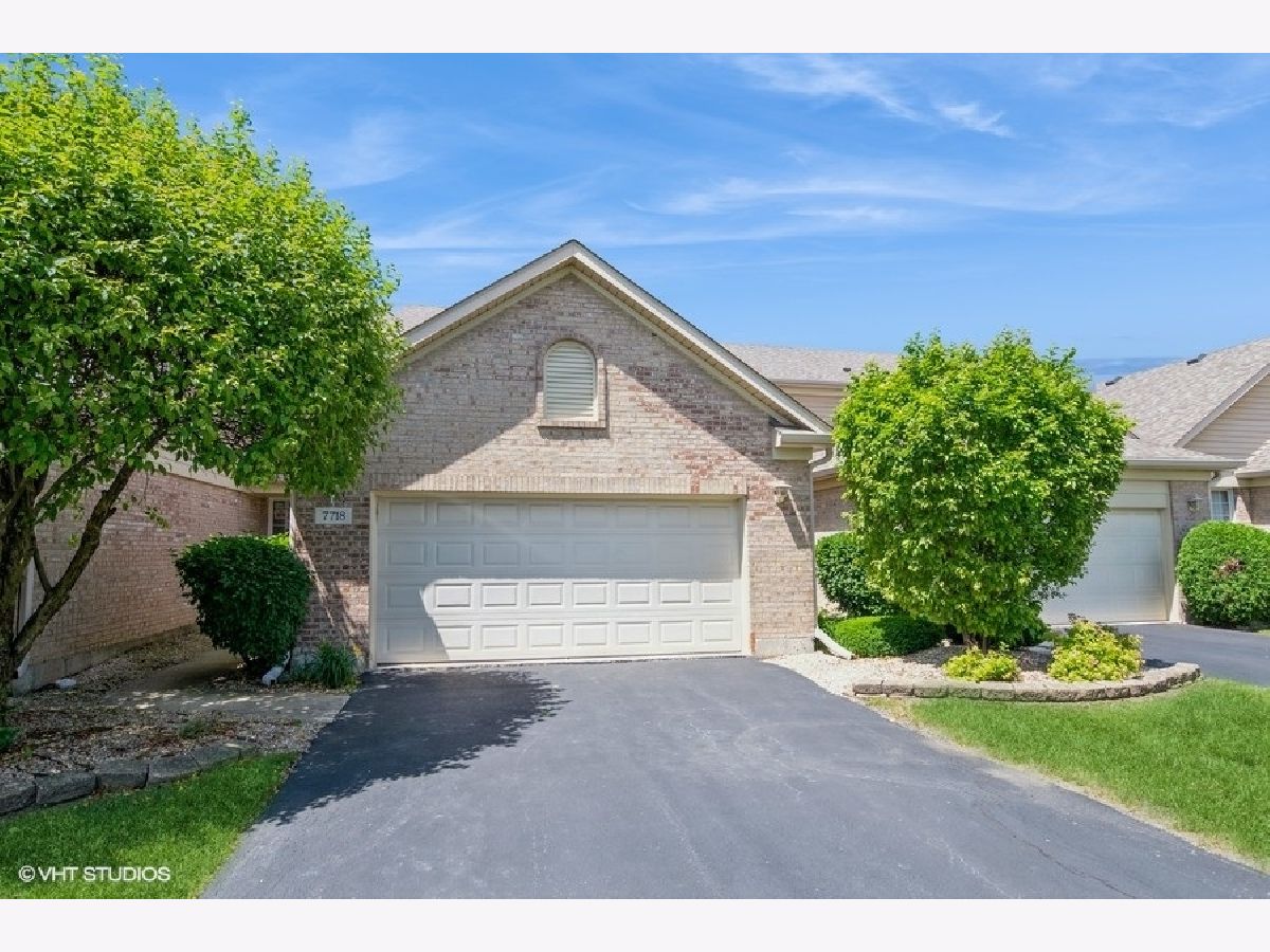 Townhomes & Homes Sold Bristol Park Tinley Park Illinois, 7718 Bristol Park