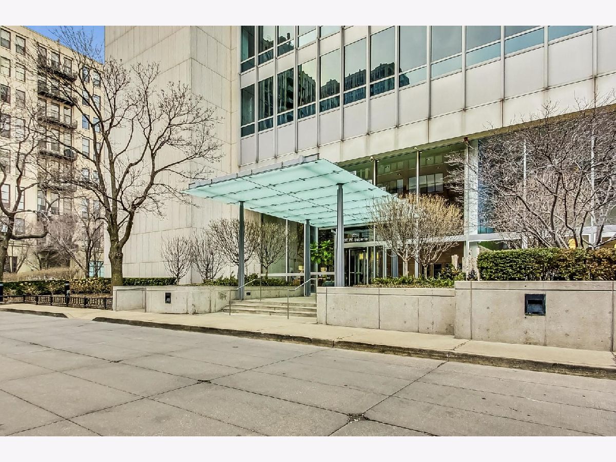 Condominiums Rented Montgomery Chicago Illinois, 500 Superior
