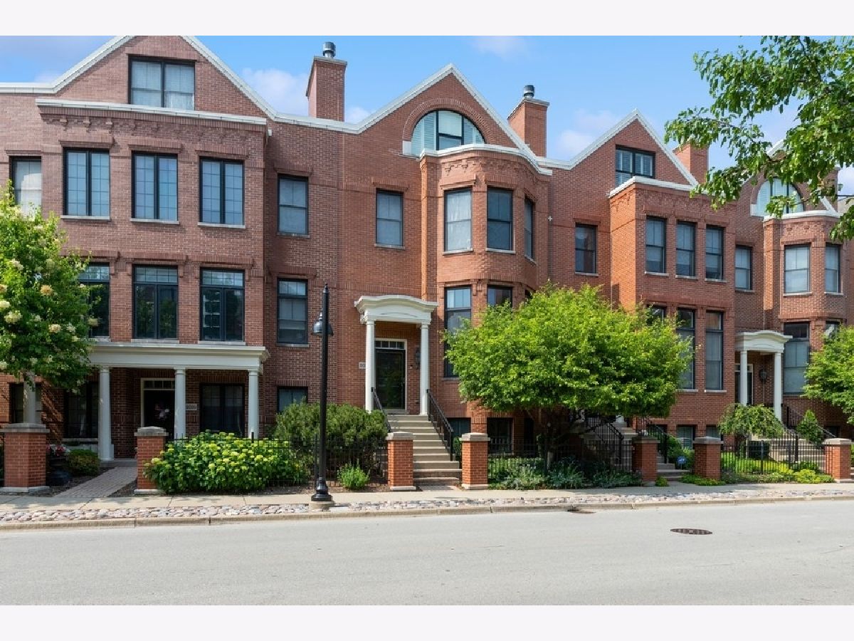 Homes & Townhomes & Condos Rented The Glen Glenview Illinois, 2016 Valor