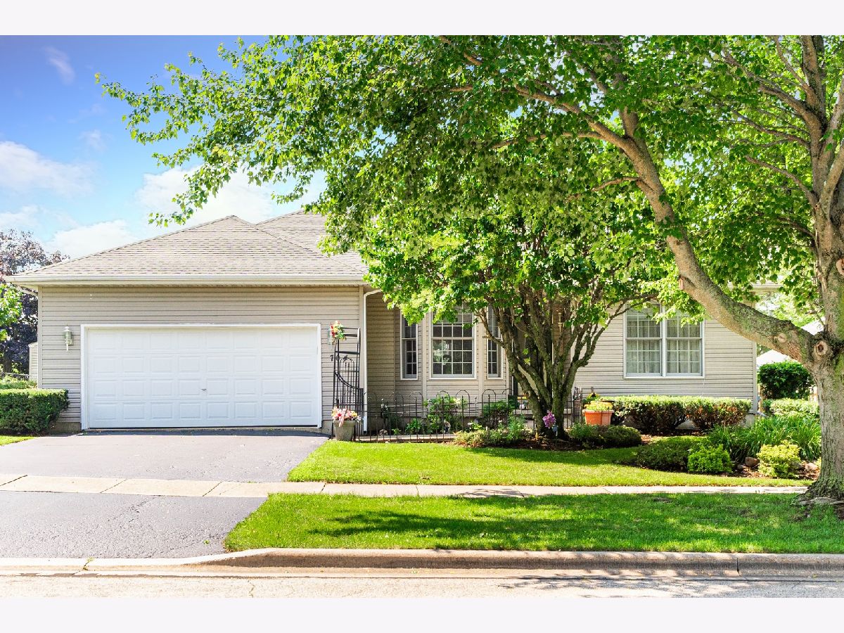 Homes & Condos & Townhomes Sold Willow Glen Genoa Illinois, 704 Aspen