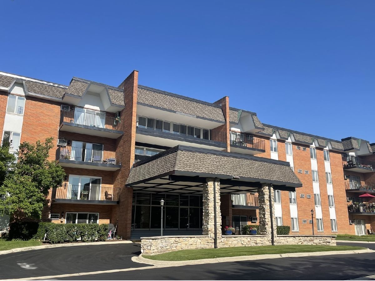 Condominiums Sold Westbrook South Downers Grove Illinois, 4225 Saratoga