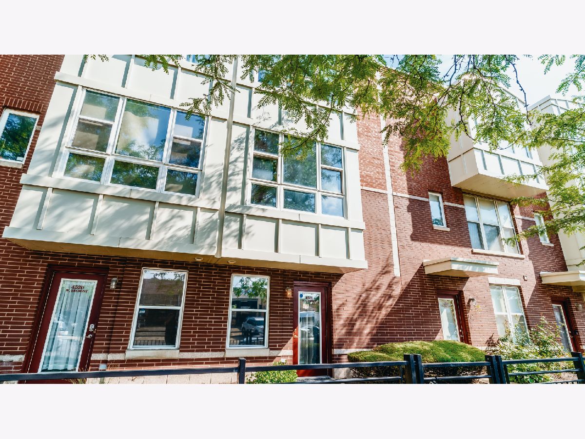 Townhomes & Condos Sold Kilbourn Court Chicago Illinois, 4518 Belmont