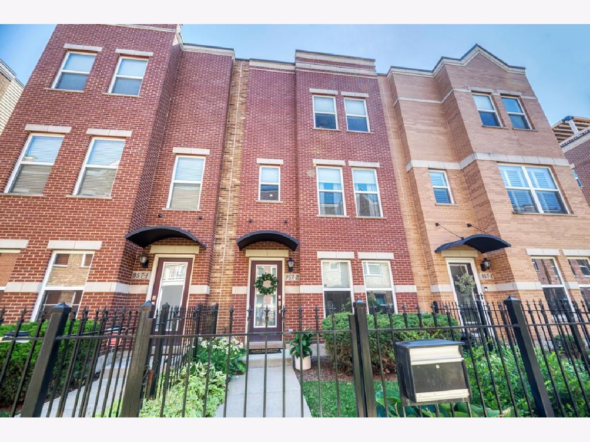 Townhomes Sold Lexington Square Chicago Illinois, 957 36th