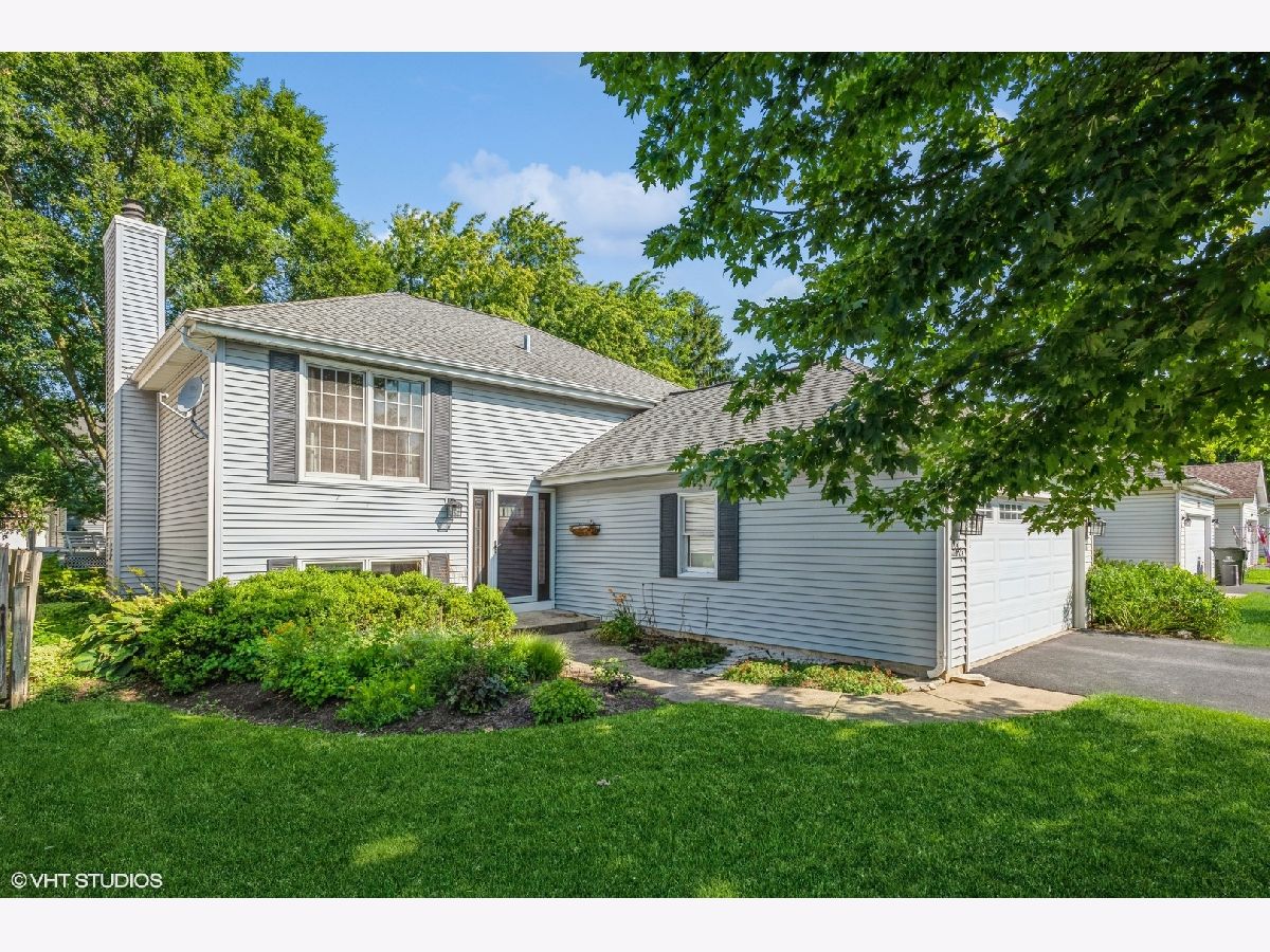 Homes & Condos & Townhomes Rented Spring Hill Naperville Illinois, 1121 Needham