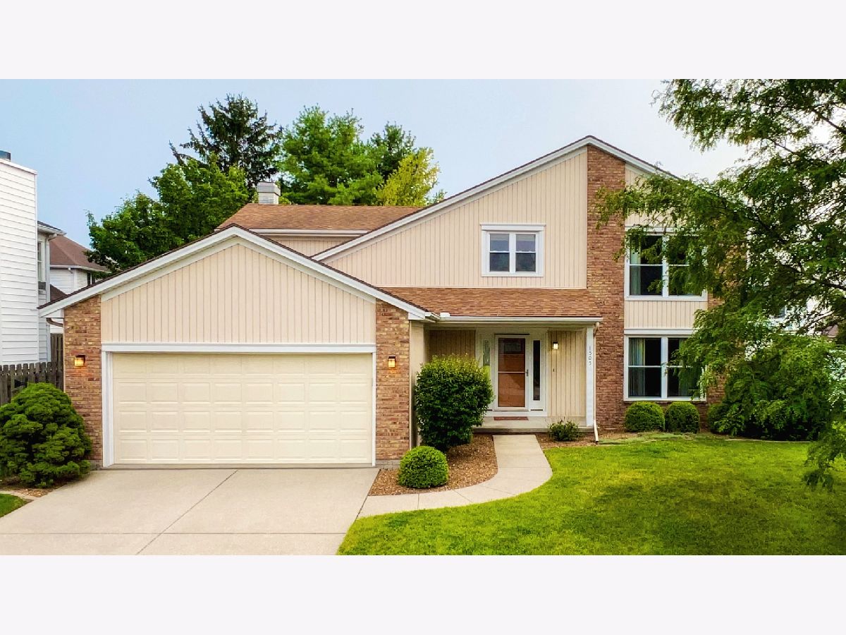 Homes & Condos & Townhomes Sold Rollingbrook S. Bloomington Illinois, 1505 Dover