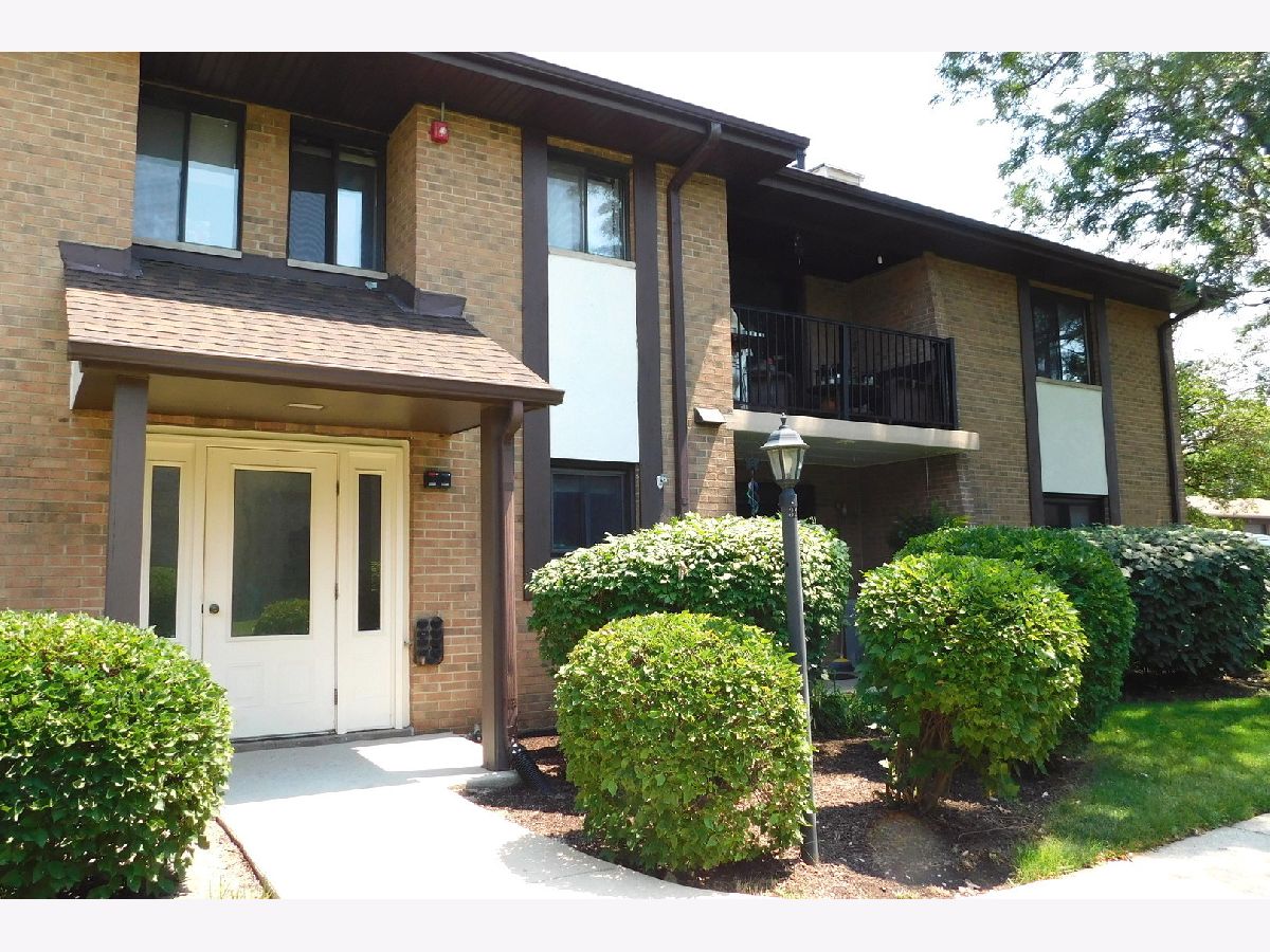 Condominiums Sold Piers Ii Woodridge Illinois, 2200 Wharf