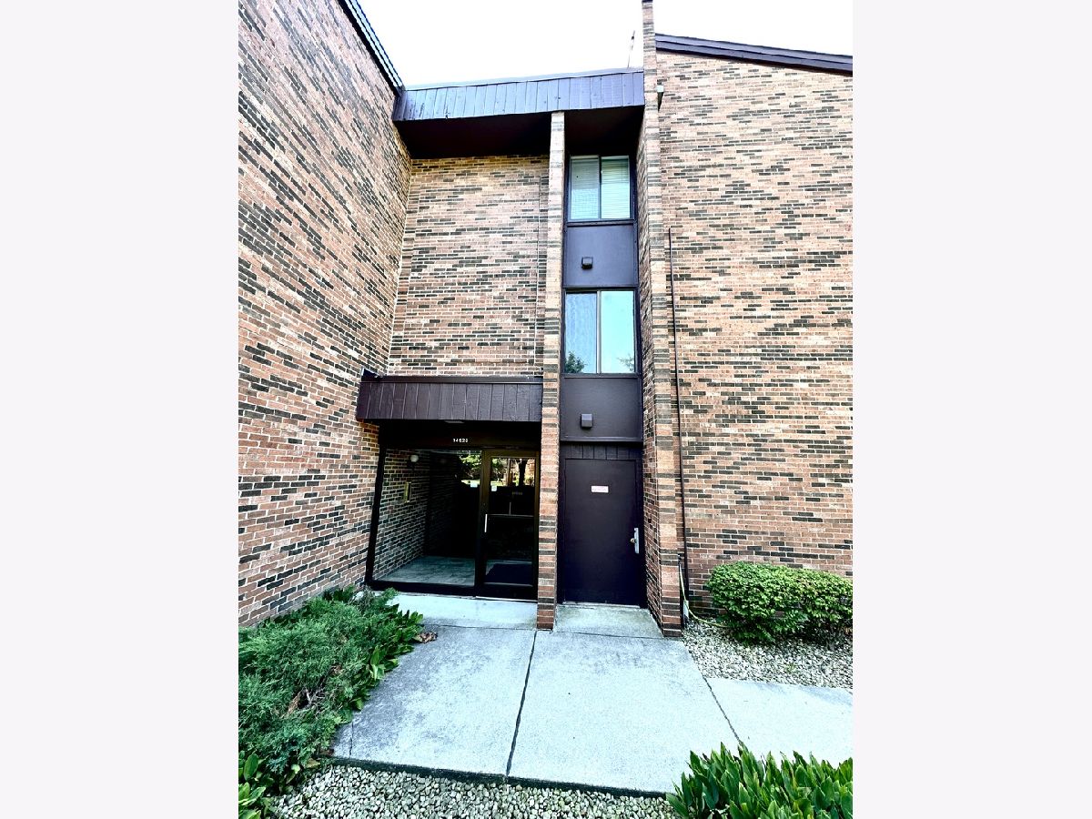 Condominiums Sold Scarborough Fare Oak Forest Illinois, 14526 Linder