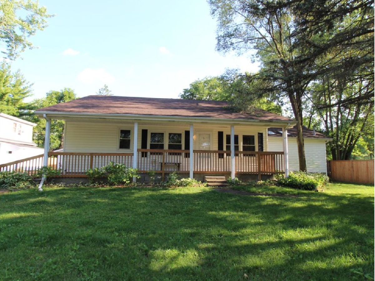 Homes Rented Pekara Deerfield Illinois, 15239 Walnut