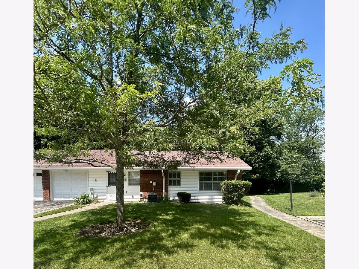 Townhomes & Condos Sold Leisure Village Fox Lake Illinois, 7418 Clarendon