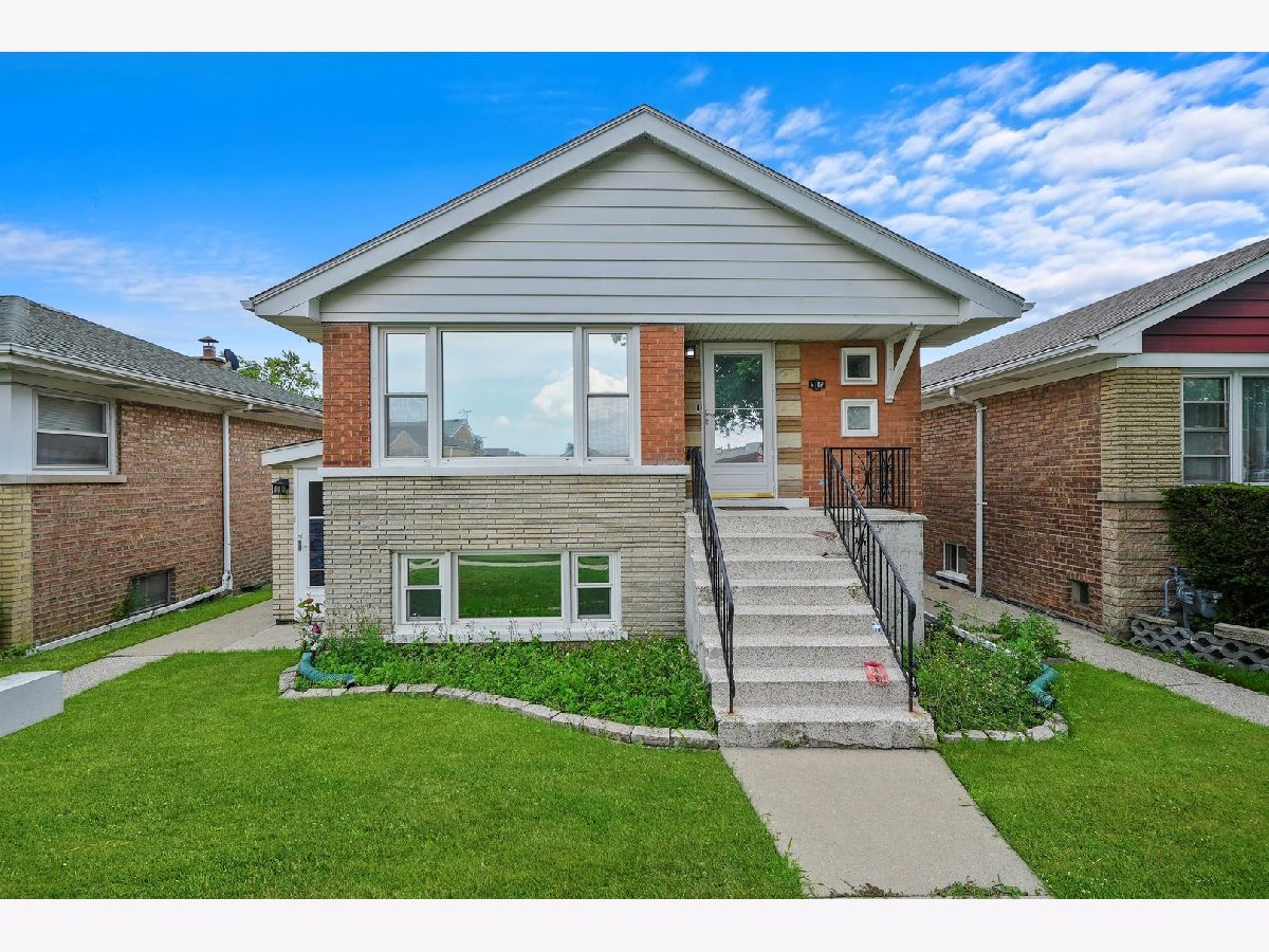 Homes & Condos & Townhomes Sold Boulevard Manor Cicero Illinois, 6109 35th