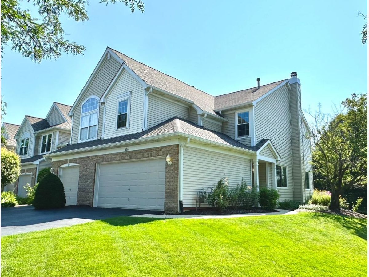 Townhomes Sold Autumn Lakes Aurora Illinois, 156 Hidden Pond