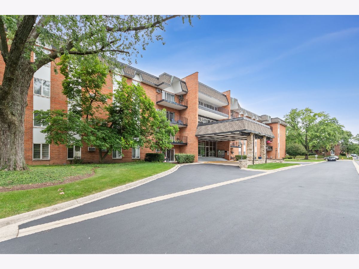 Condominiums Sold Westbrook South Downers Grove Illinois, 4225 Saratoga