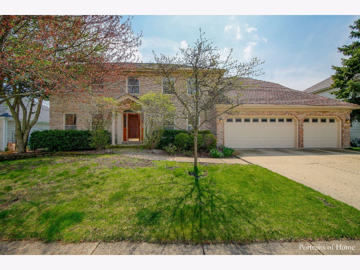 Homes & Condos & Townhomes Rented Green Trails Lisle Illinois, 2723 Shellingham
