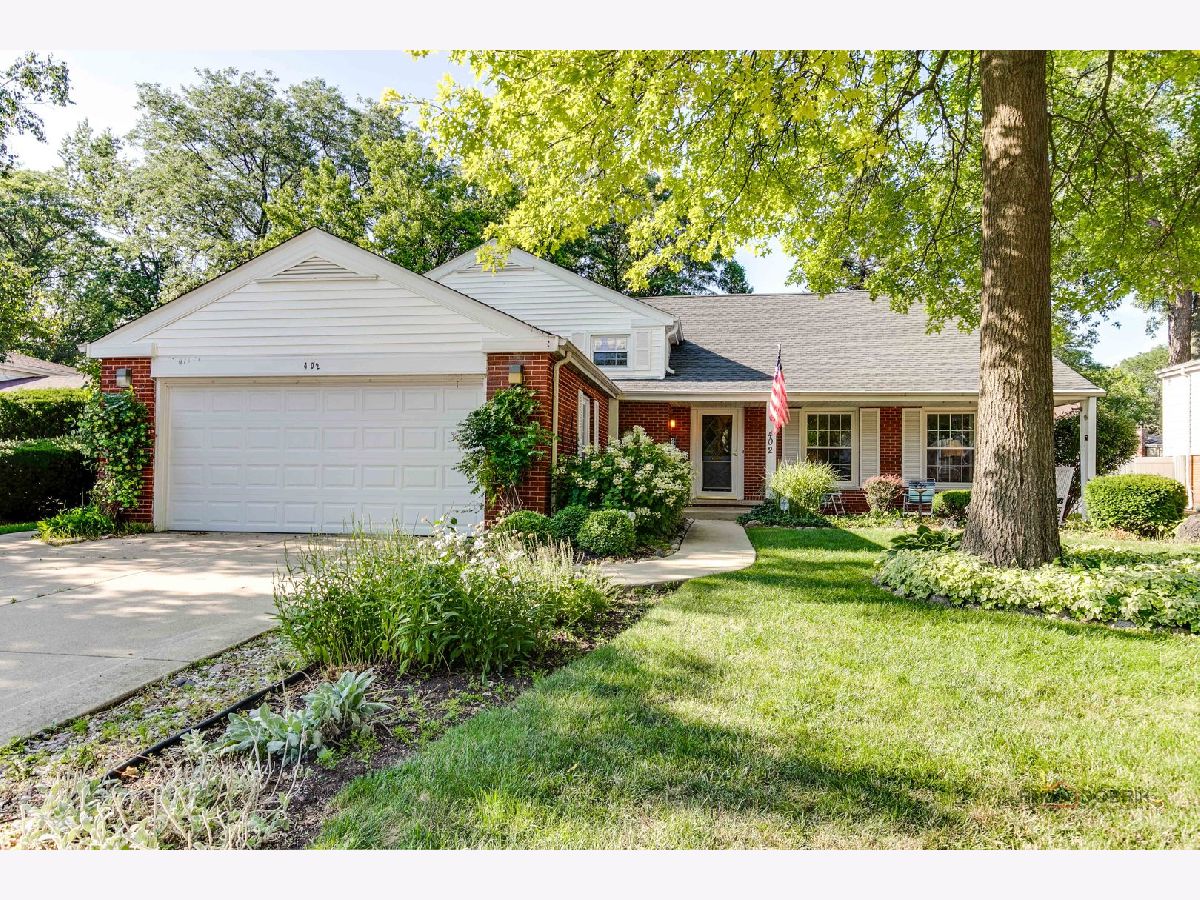 Homes & Condos & Townhomes Sold Surrey Ridge Arlington Heights Illinois, 402 Victoria