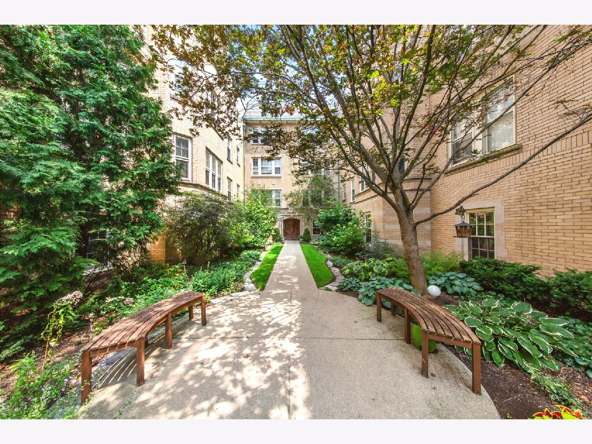 Condominiums Sold Forest Court Evanston Illinois, 819 Forest