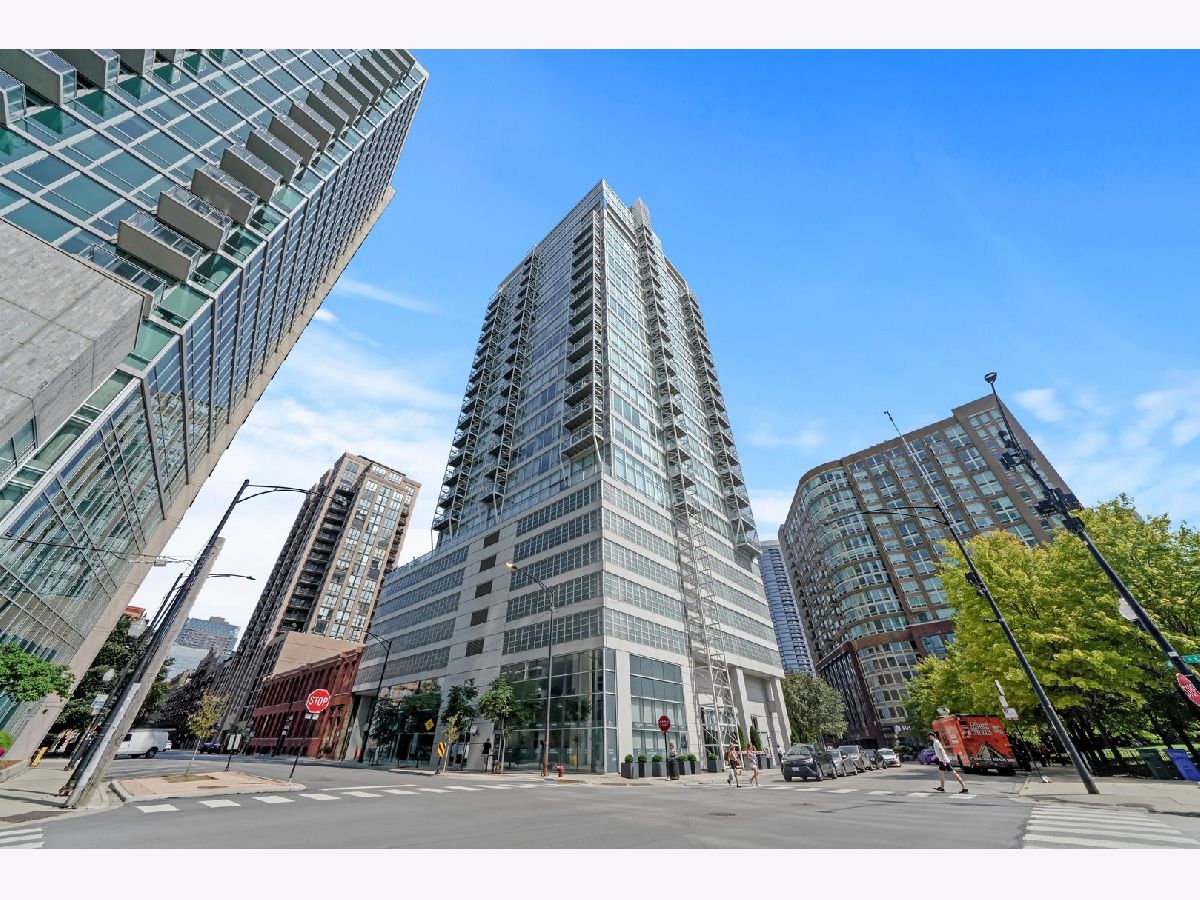 Condominiums Rented Kingsbury On The Park Chicago Illinois, 653 Kingsbury