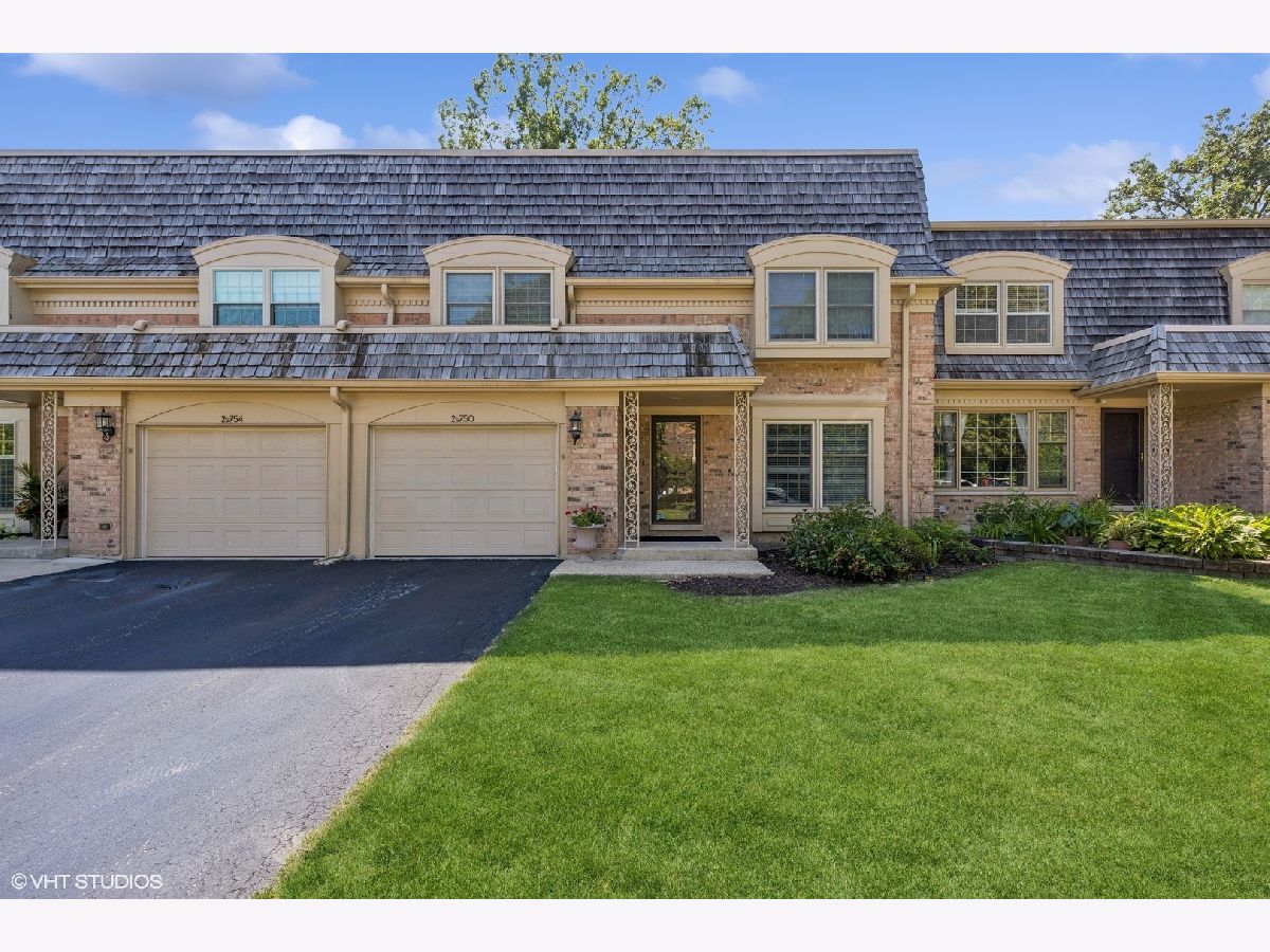 Townhomes & Homes Sold Chambord Oak Brook Illinois, 2S750 Avenue Orleans