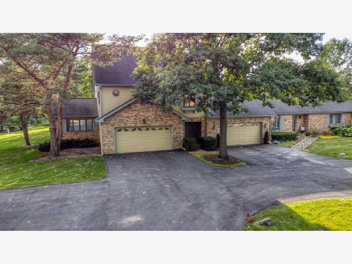 Townhomes & Homes Sold Country Club Estates Bloomingdale Illinois, 128 Castle Rock