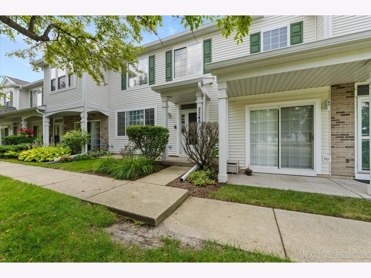 Townhomes & Condos Rented Reflections Aurora Illinois, 2345 Reflections