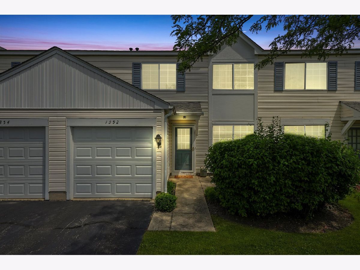 Homes & Townhomes Sold Eagle Pointe Naperville Illinois, 1352 Normantown