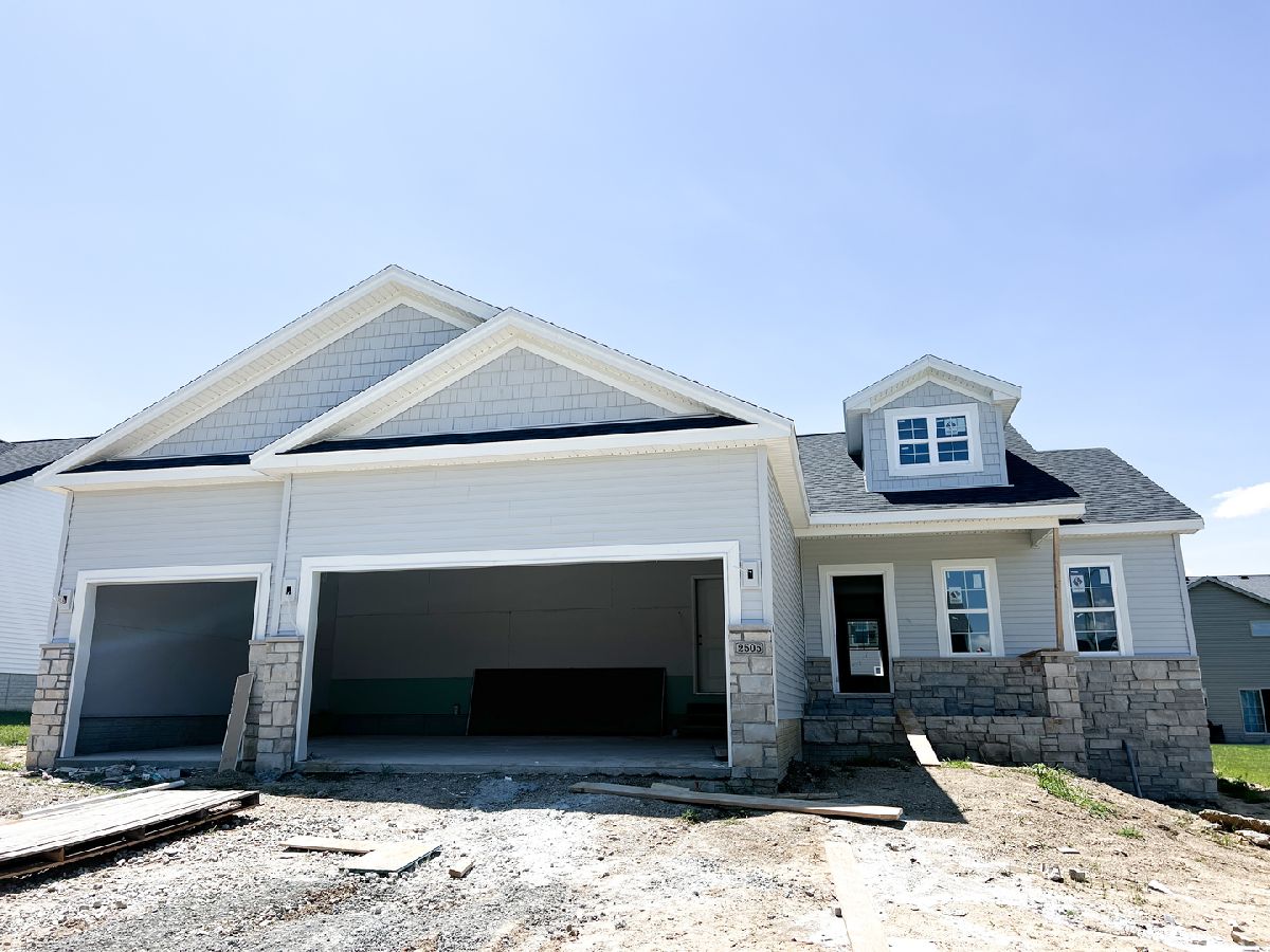 Homes & Condos & Townhomes Sold Fox Lake Bloomington Illinois, 2505 Pampas