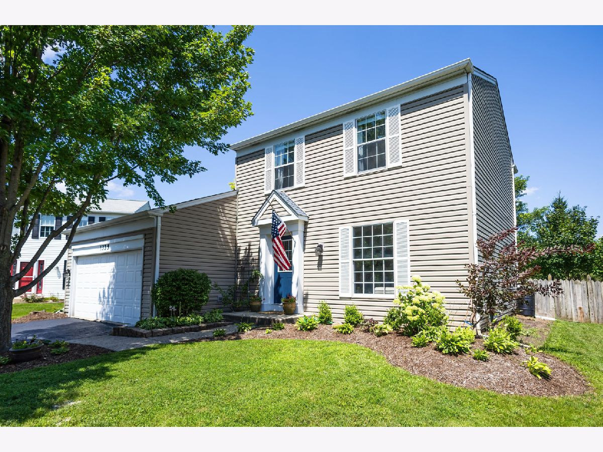 Townhomes & Homes Sold Spinnaker Cove Carol Stream Illinois, 1335 Nantucket