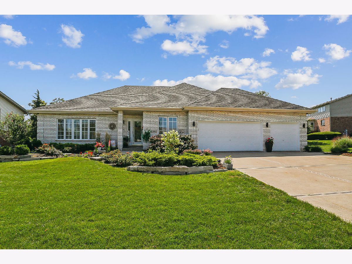 Homes Sold Blackthorne Ridge Mokena Illinois, 12097 Blackthorne Ridge