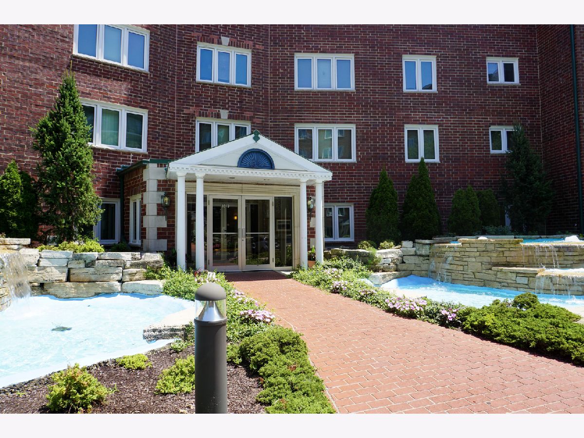 Condominiums & Homes Sold Cascades Of Norridge Norridge Illinois, 8540 Foster