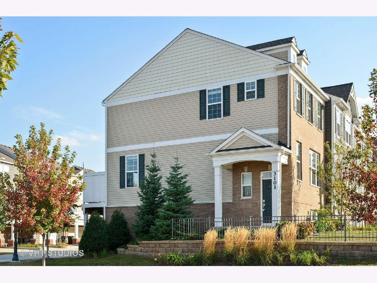 Townhomes & Homes Rented Regency At The Glen Glenview Illinois, 3101 Coral