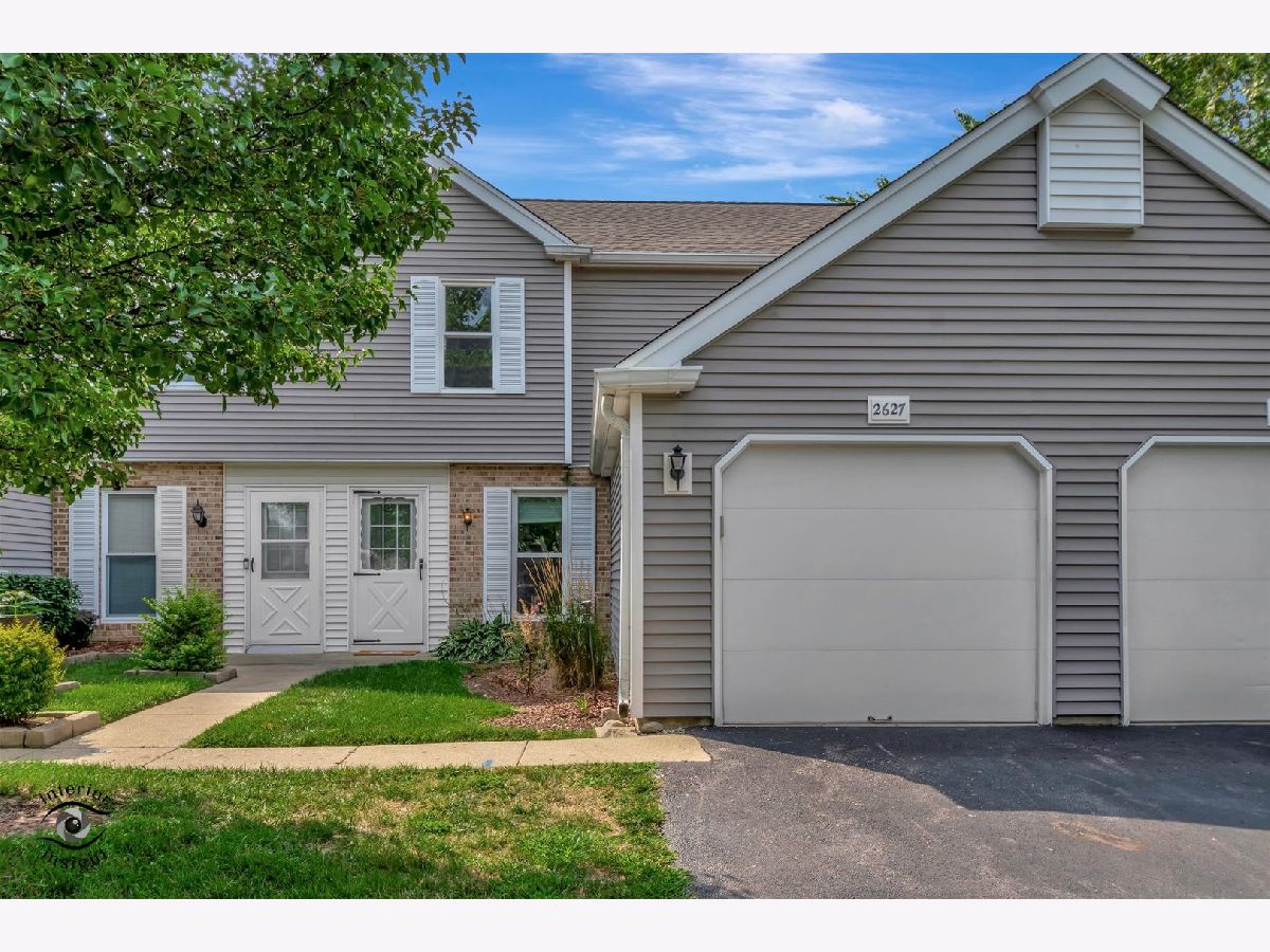 Townhomes Sold Country Oaks Aurora Illinois, 2627 Oakshire