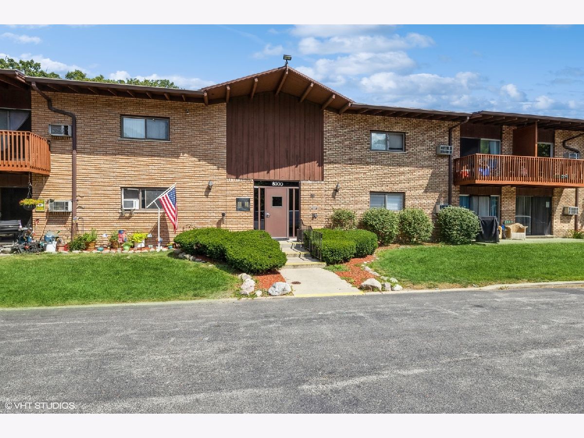 Condominiums Sold Forest Trail Willow Springs Illinois, 8000 Archer