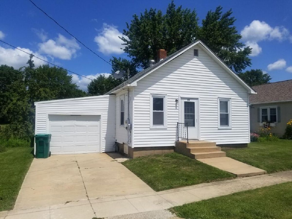  Rented Dalzell Illinois, 212 Scott