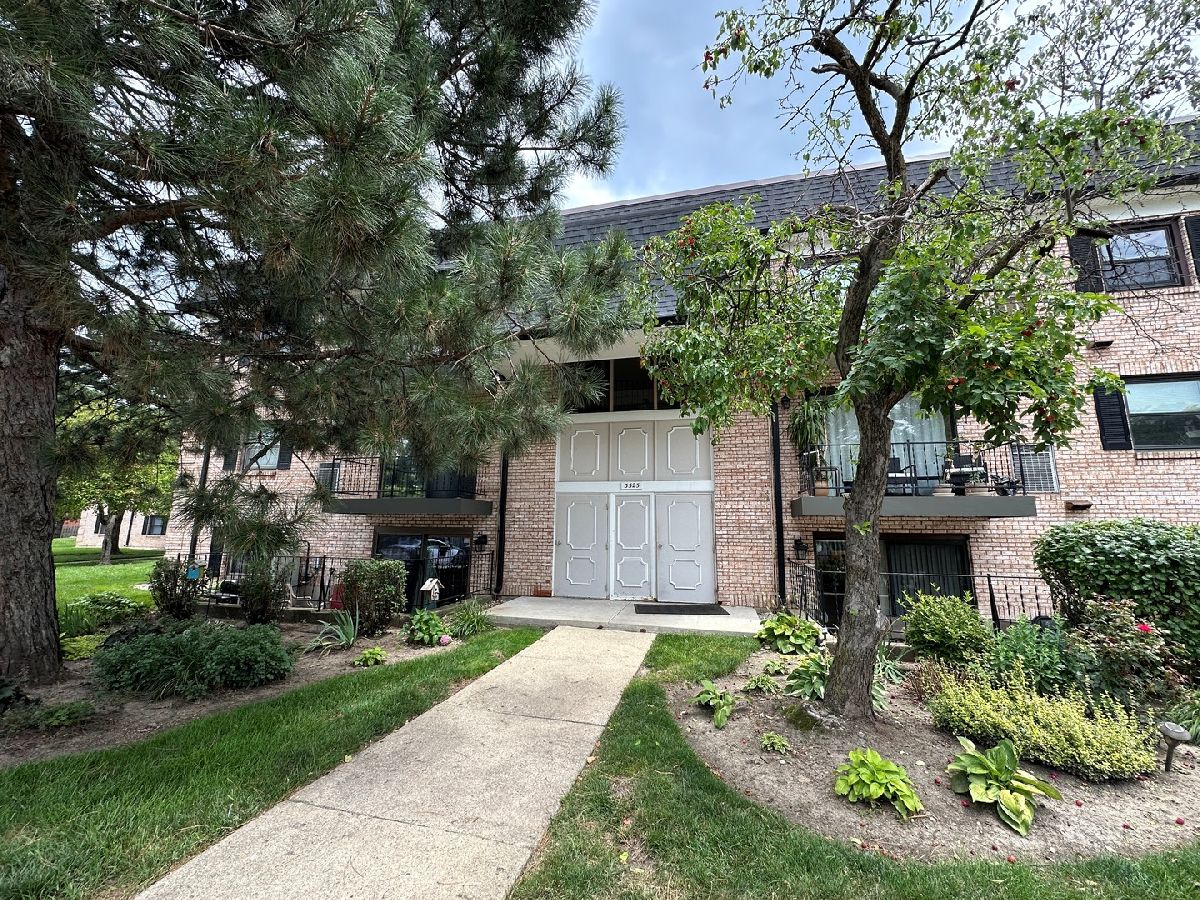 Condominiums Sold Park Meadows Rolling Meadows Illinois, 3325 Kirchoff
