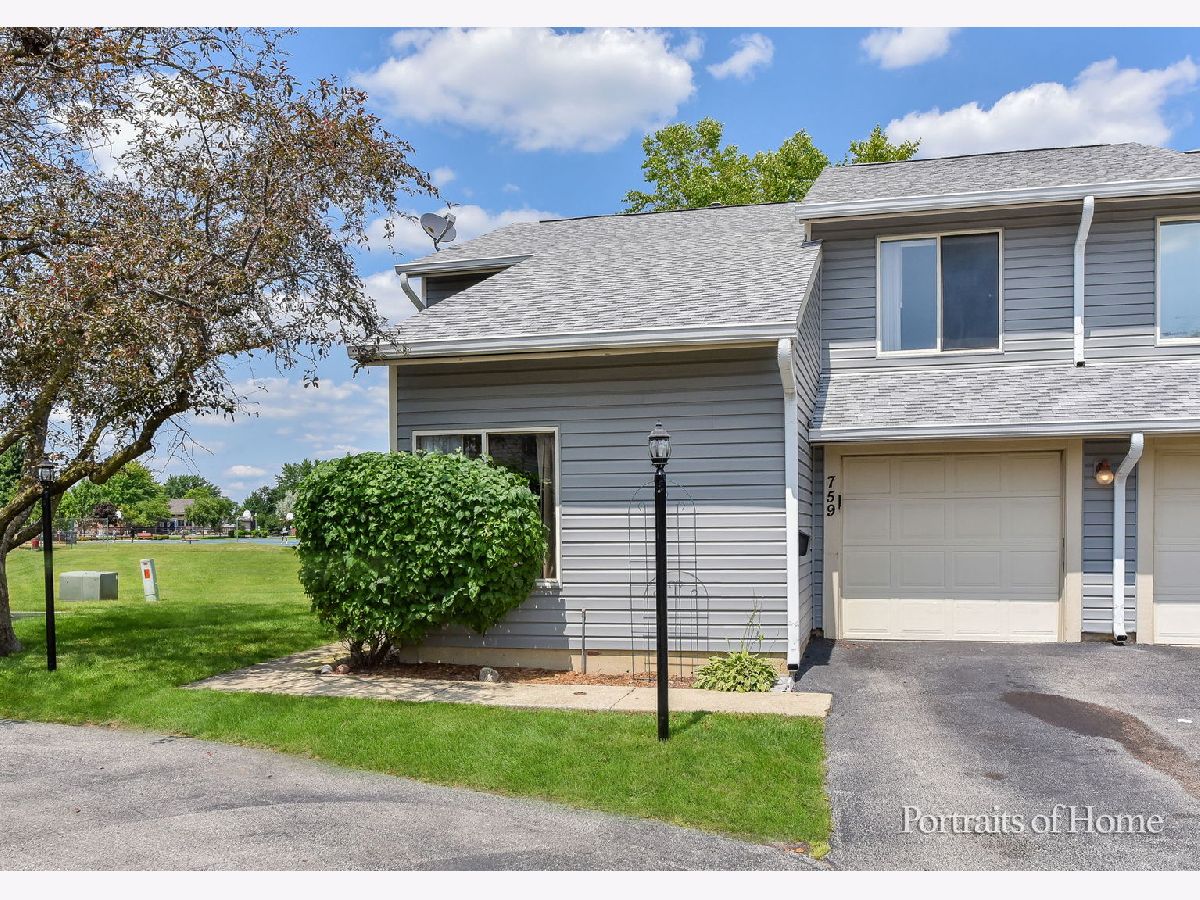 Townhomes & Condos & Homes Sold Newport Village Carol Stream Illinois, 759 Biloxie
