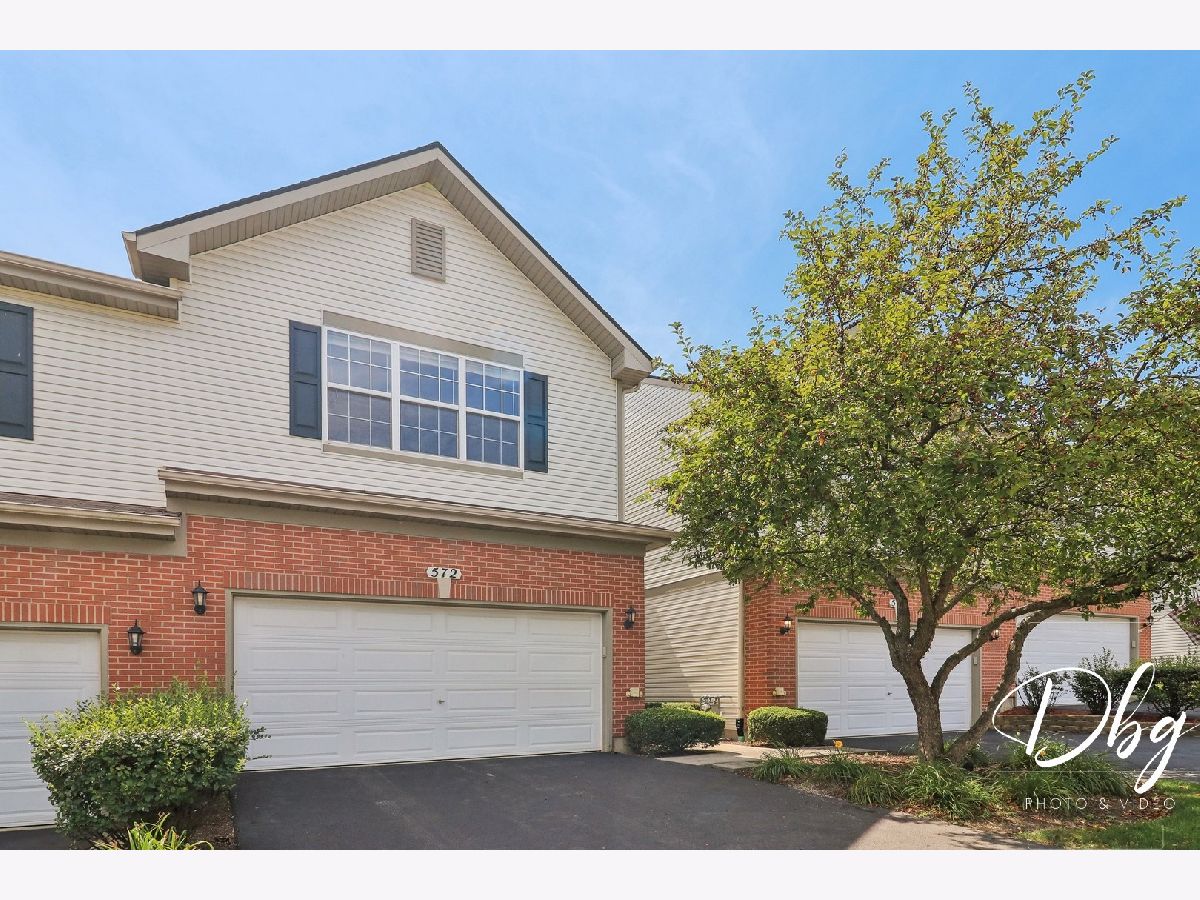 Townhomes Sold Fairfield Lakes Round Lake Illinois, 572 Fox