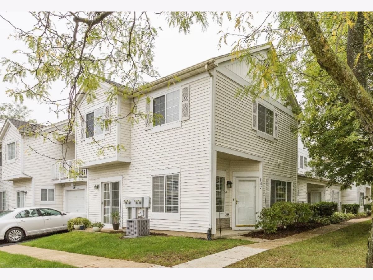Townhomes & Condos Rented Heather Glen Aurora Illinois, 147 Heather Glen