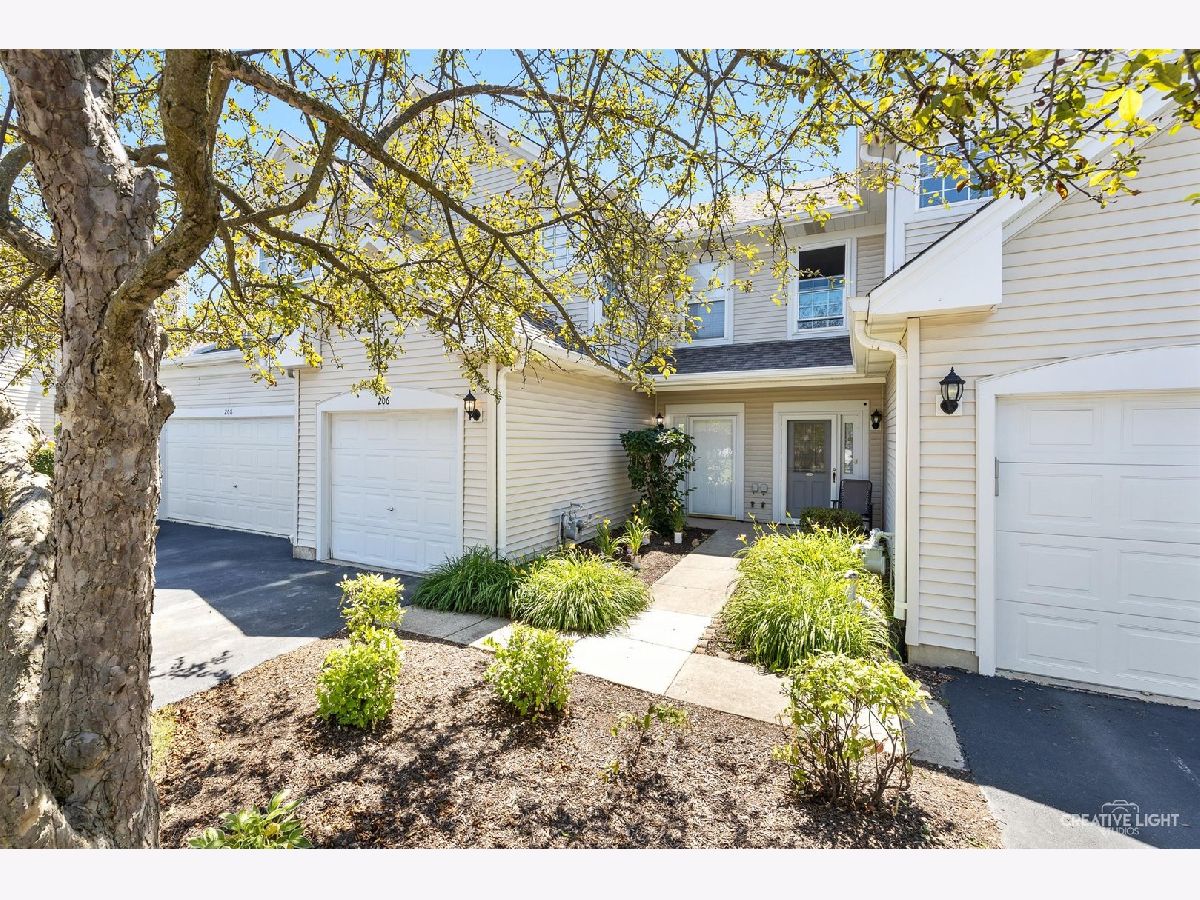 Townhomes Sold Kingsbrook Crossing Oswego Illinois, 206 Hartford
