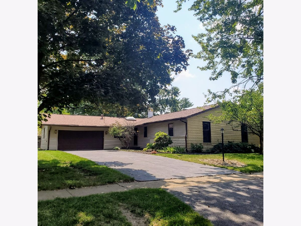 Homes & Condominiums Sold Devonshire Champaign Illinois, 2122 Lynwood