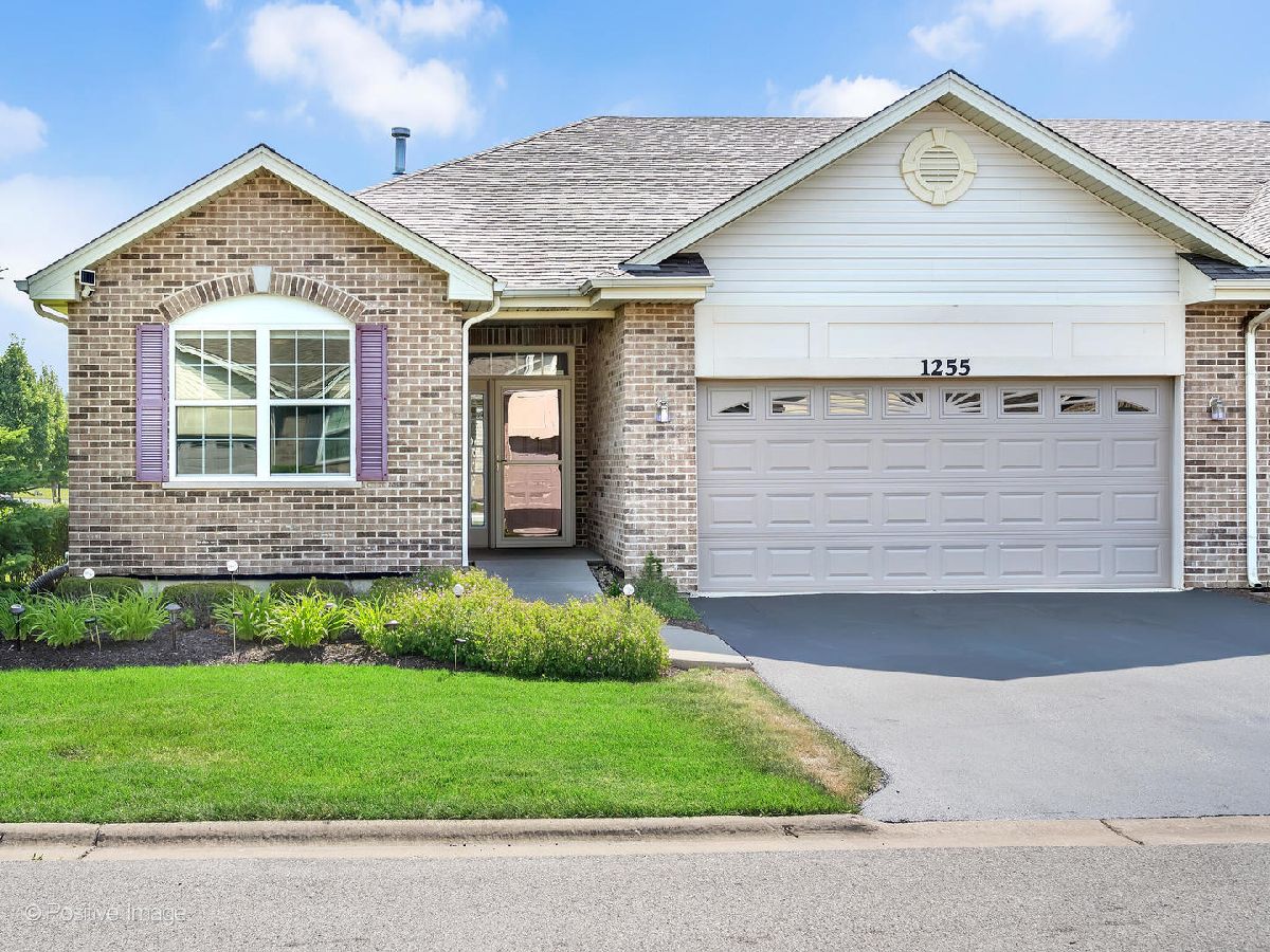 Townhomes Sold Bella Vista Bolingbrook Illinois, 1255 Borego