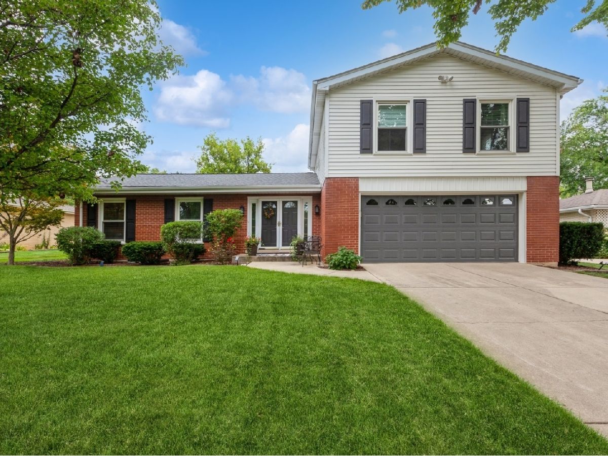 Homes Sold Rosehill Estates Downers Grove Illinois, 9S235 Florence