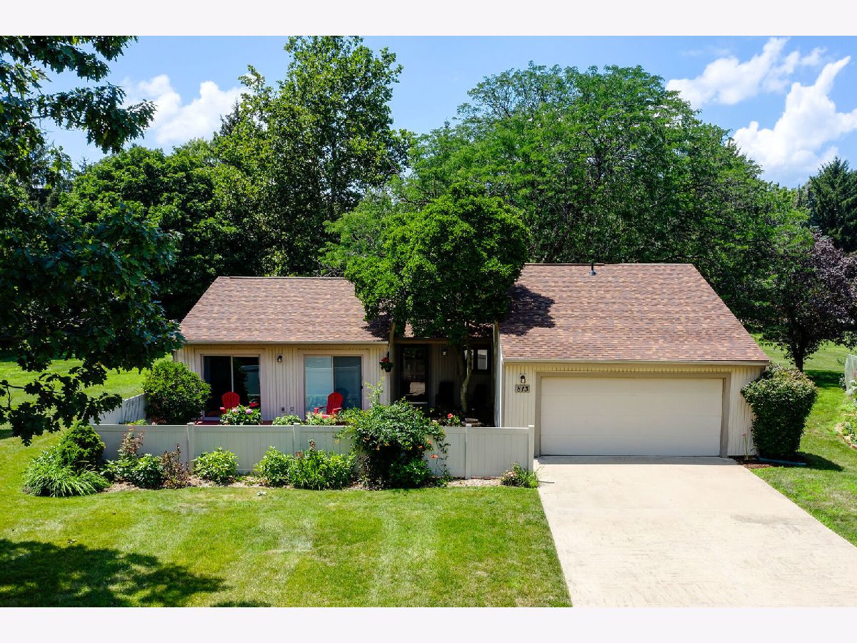 Condominiums & Homes Sold Colony West Champaign Illinois, 813 Phoenix