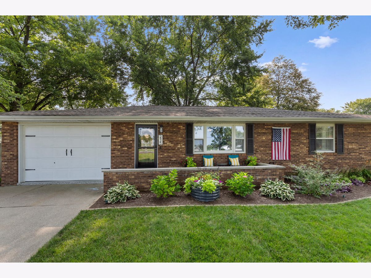  Sold White Heath Illinois, 215 Willow
