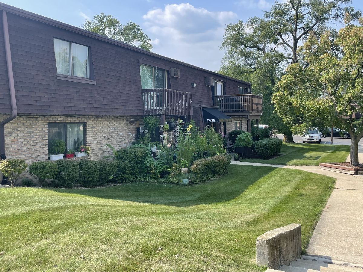 Condominiums Rented Arrowhead Mokena Illinois, 11636 Roberts