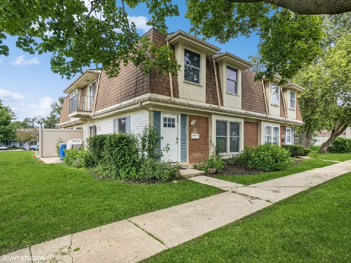 Townhomes Sold Castle Rock Schaumburg Illinois, 711 Huntly