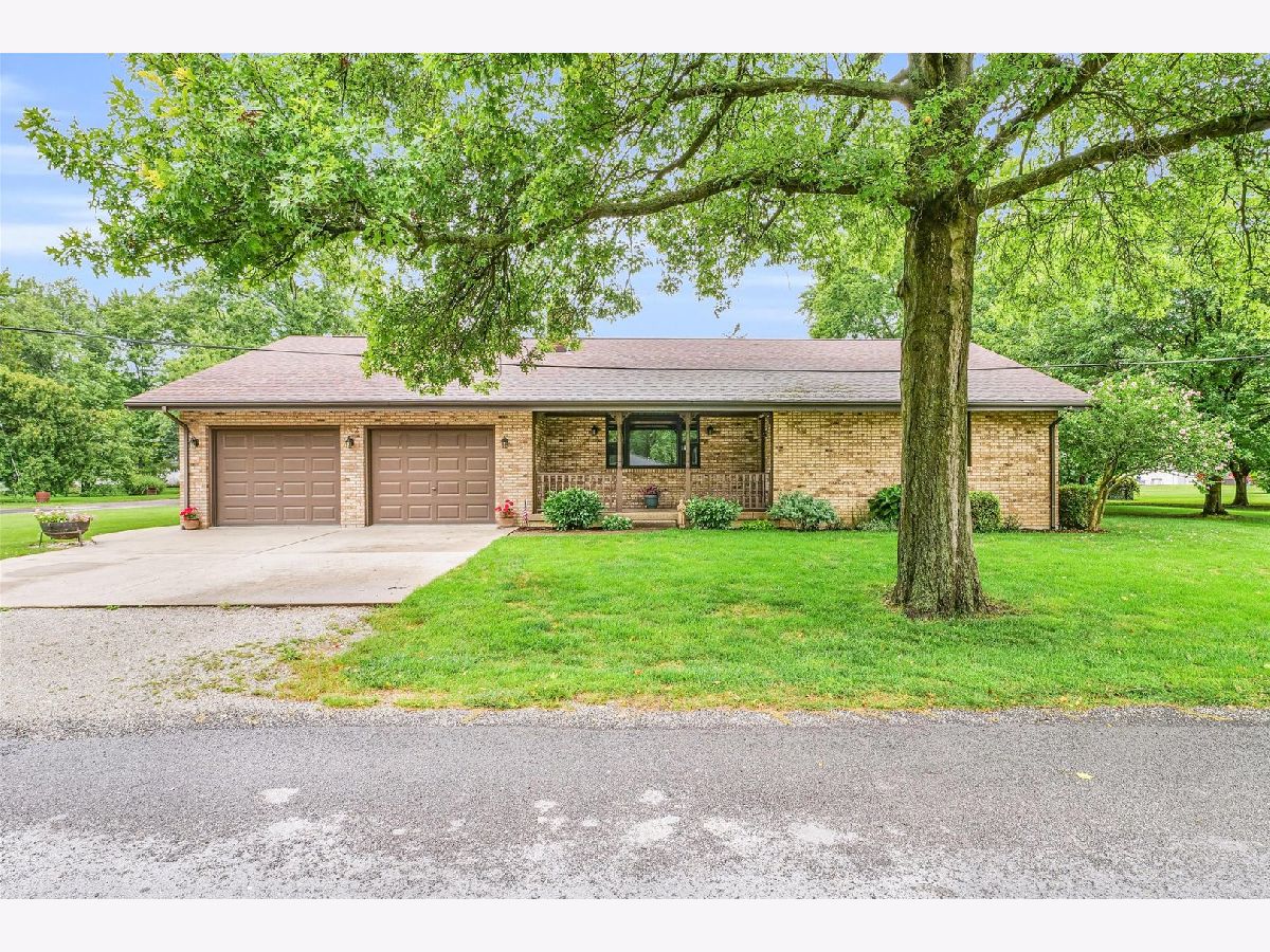  Sold Pesotum Illinois, 302 Lincoln
