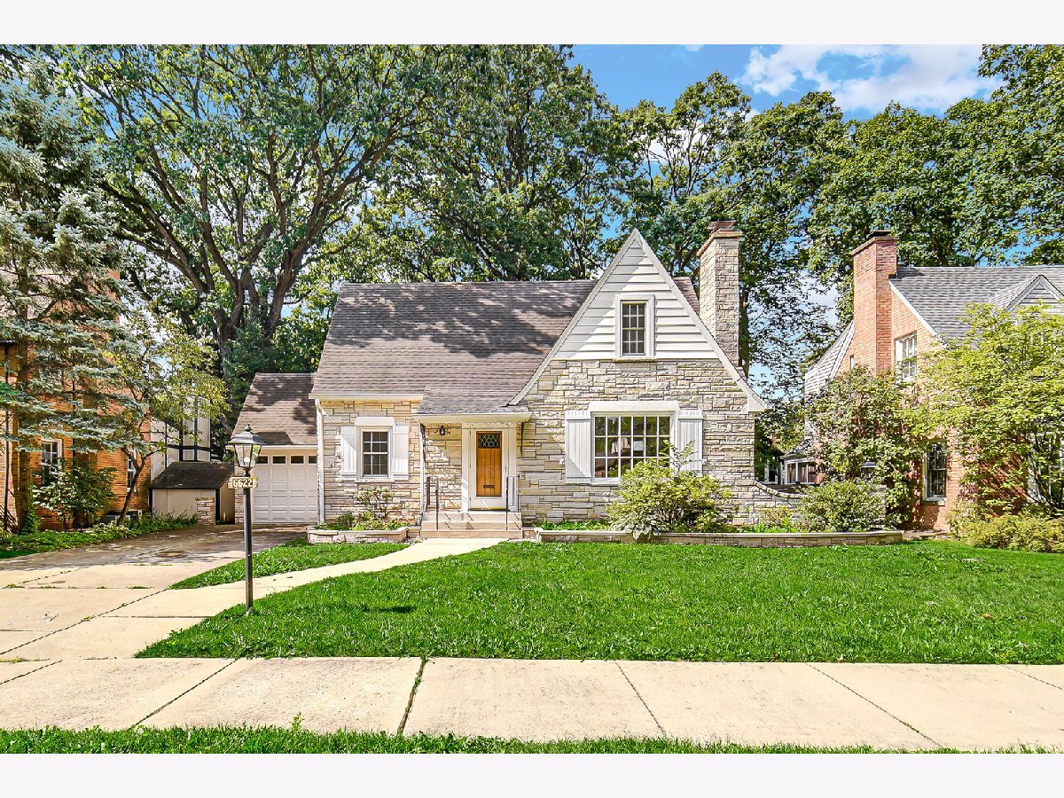 Homes & Condominiums Sold Edgebrook Chicago Illinois, 6622 Hiawatha
