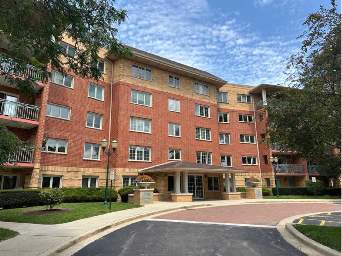 Condominiums Sold Creekside Mount Prospect Illinois, 730 Creekside