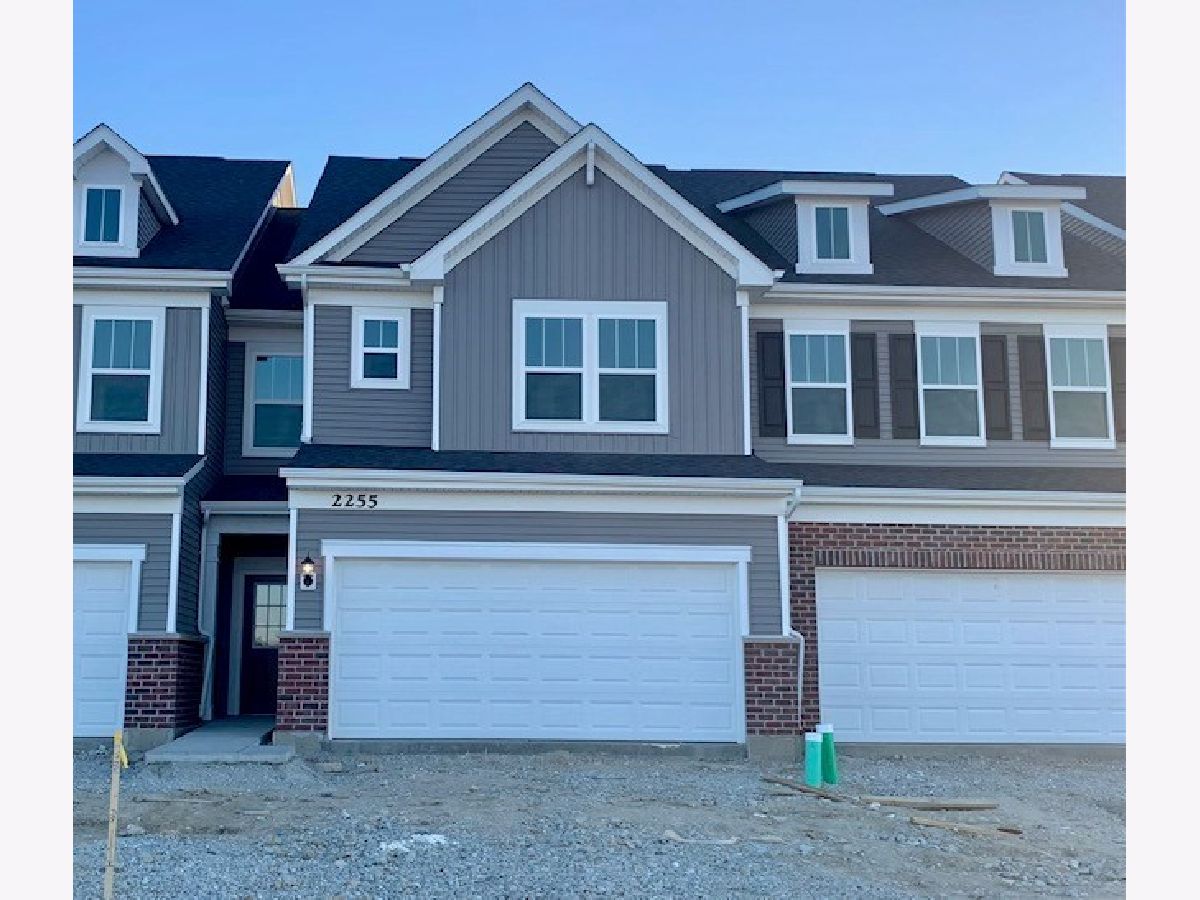 Condos & Townhomes & Homes Sold Sawgrass Bolingbrook Illinois, 659 Switchgrass